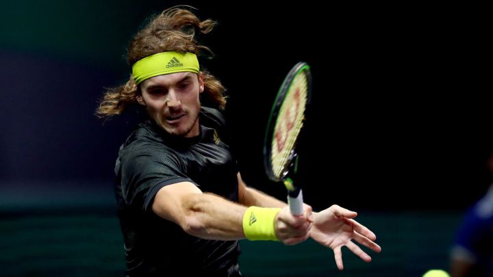 Tsitsipas elimina a Khachanov y adelanta a Federer en el ranking