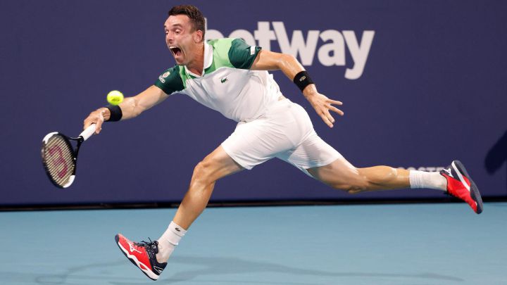 Consulta el horario, la TV y cómo y dónde ver el partido de semifinales entre Roberto Bautista y Jannik Sinner del Masters 1.000 de Miami, primer Masters 1.000 de la temporada.