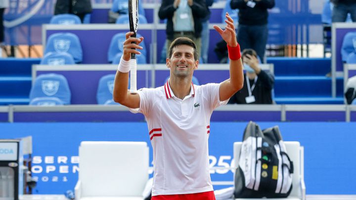 Djokovic llega fácil a semifinales para medirse con Karatsev