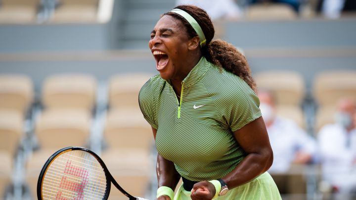 Serena Williams flaquea, pero sigue tras el 24