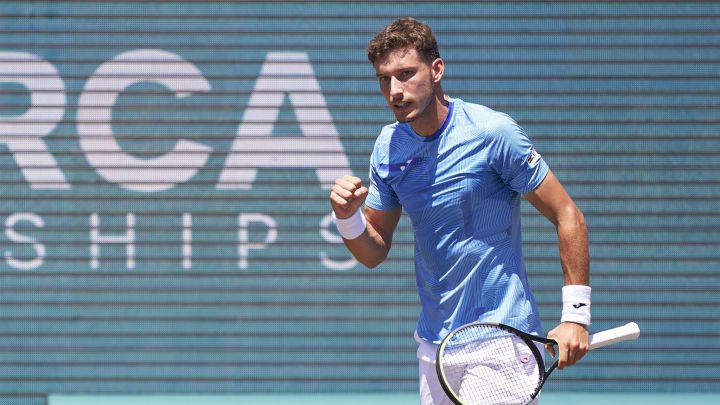 Carreño debuta en hierba con una victoria convincente