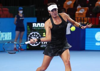Muguruza se impone a Martincova en Moscú