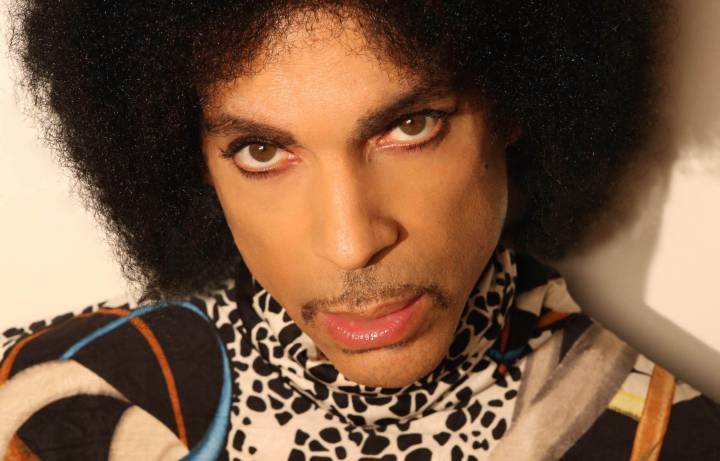Prince, hospitalizado tras un aterrizaje de urgencia