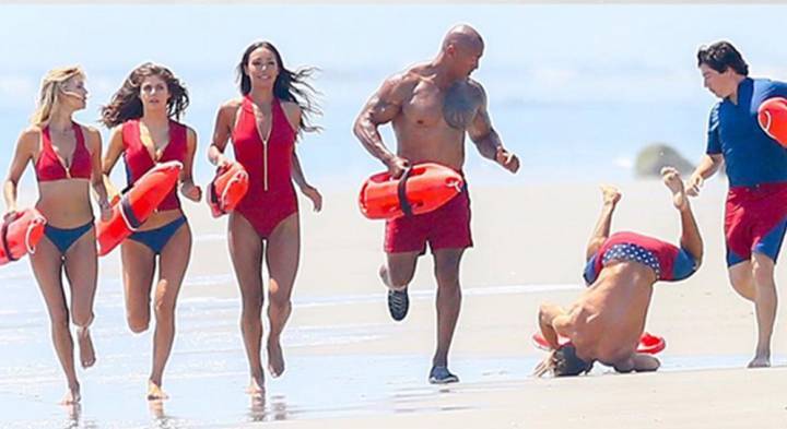 Zac Efron, de 'Baywatch' a meme por culpa de una caída