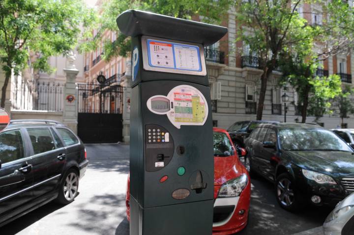 Truca los parquímetros y logra robar unos 45.000 euros