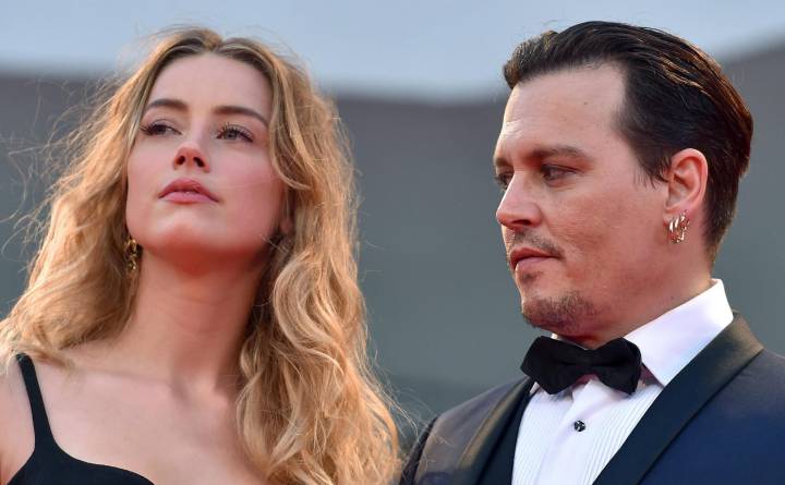 Johny Depp pierde a su madre y le piden el divorcio a los dos días