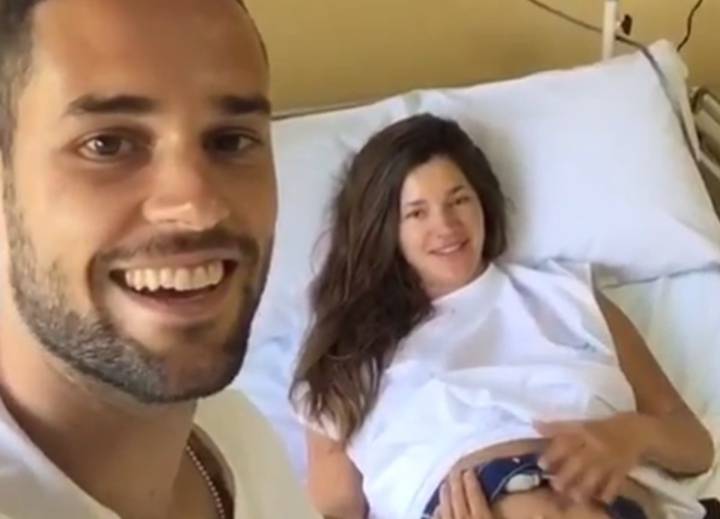 Mario Suárez muestra a Malena Costa a punto de dar a luz