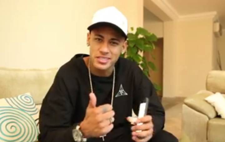 Neymar pierde el reto de Mark Zuckerberg y desafía a Hamilton