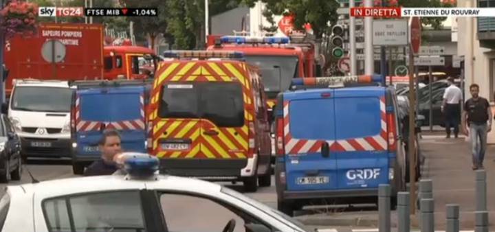 Los dos asaltantes de la iglesia de Normandía, abatidos por la policía
