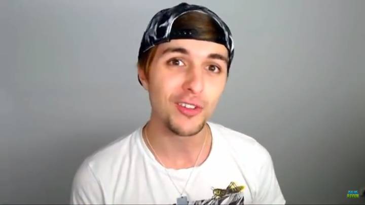 Dalas Review niega ser acosador de menores descubriendo su falso yo