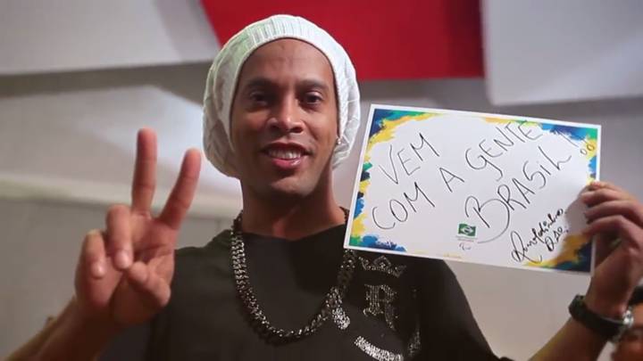 Ronaldinho canta en apoyo a los atletas Paralímpicos de Brasil