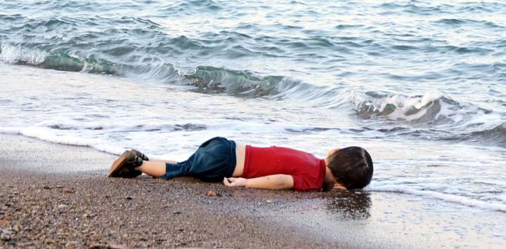 La imagen de Aylan Kurdi vuelve a estremecer al mundo