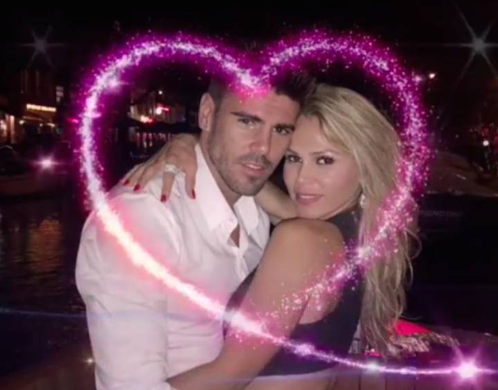 Victor Valdés y Yolanda Cardona anuncian así su compromiso