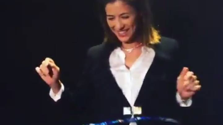 Garbiñe Muguruza, reina del hula-hoop