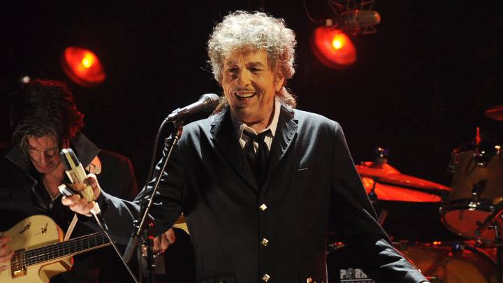 Bob Dylan acepta el Nobel de Literatura