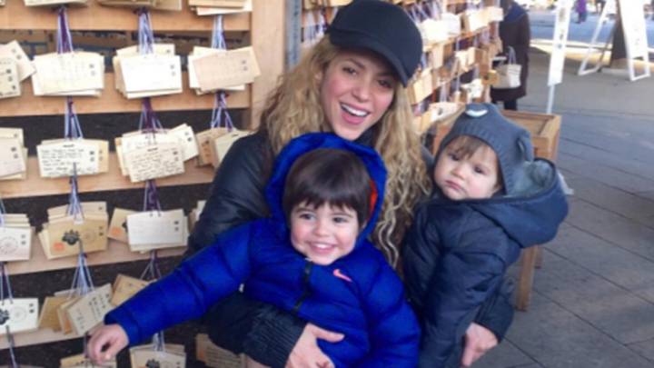 Shakira con sus hijos Milan y Sasha. Foto Instagram