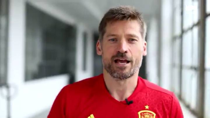 Nikolaj Coster Waldau, Jaime Lannister en Juego de Tronos, con la camiseta de España