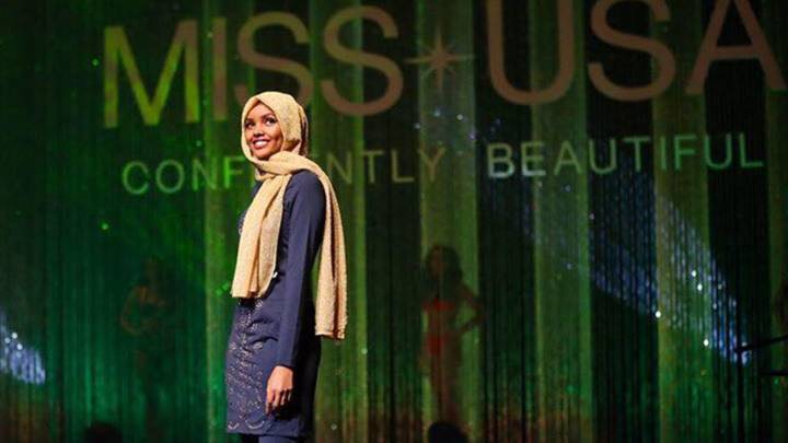 Halima Aden desfilando en el certamen de Miss Minnesota. Foto Facebook @HalimaAden