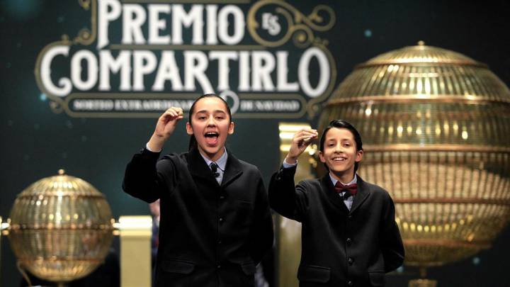 Los Niños de San Ildefonso cantando la Lotería de Navidad