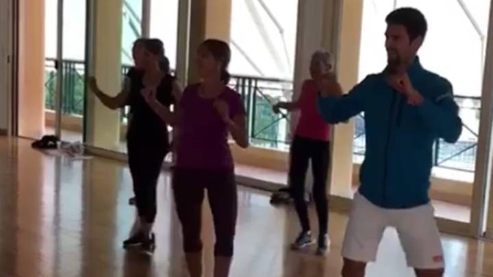 Novak Djokovic da un show de baile en Instagram. Instagram @djokernole