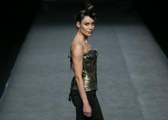 Pilar Rubio desfila en el MBFWM con Edurne de testigo
