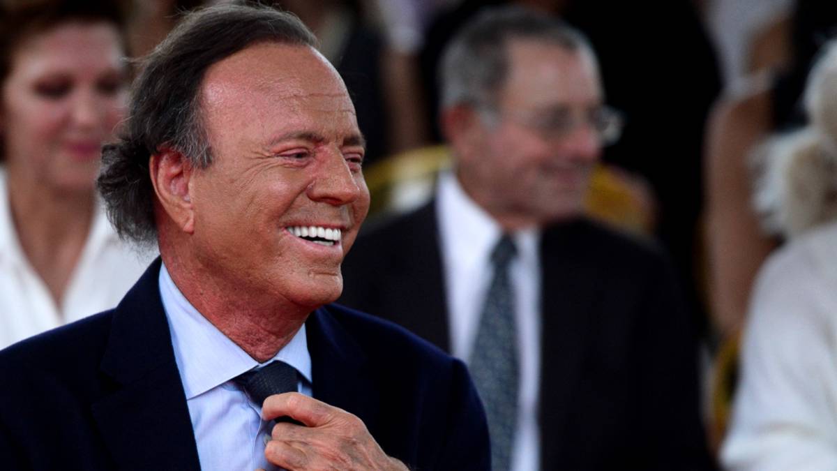 Julio Iglesias, el próximo fichaje galáctico del Madrid
