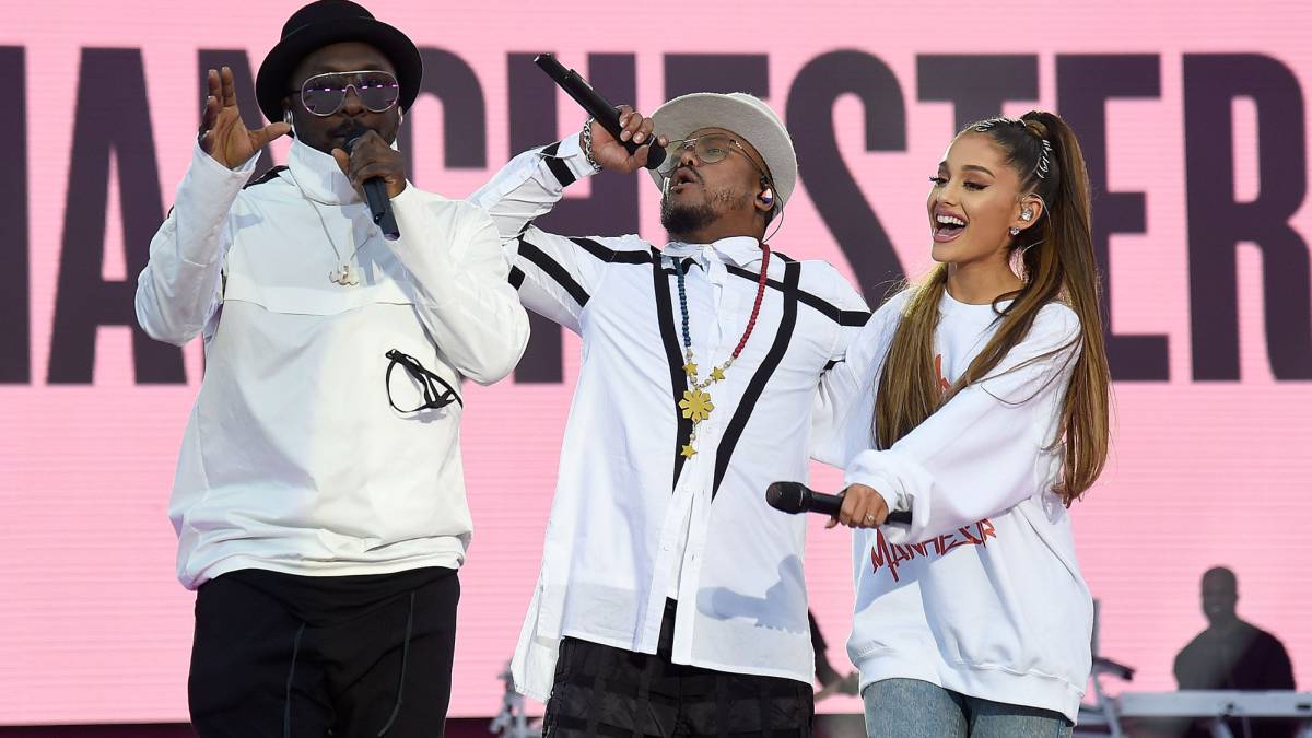 Coldplay, Justin Bieber y Miley Cyrus cantan con Ariana Grande