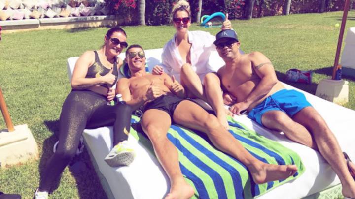 Cristiano y su familia en Ibiza sin rastro de Georgina