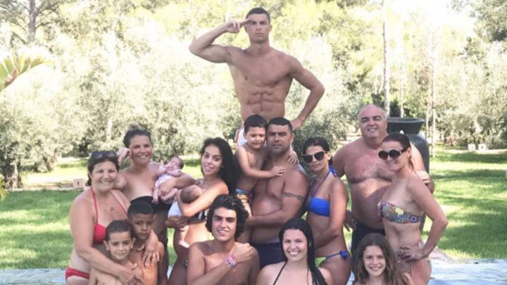 Cristiano Ronaldo de vacaciones con 15 miembros de su familia. Foto Instagram @cristiano