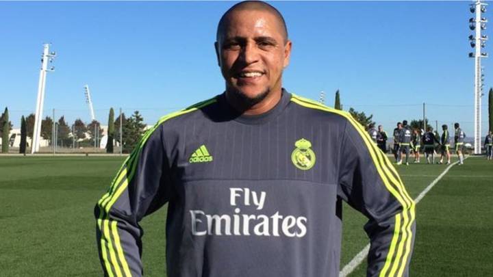 Roberto Carlos en un campo de entrenamiento del Real Madrid. Foto Instagram @oficialrc3