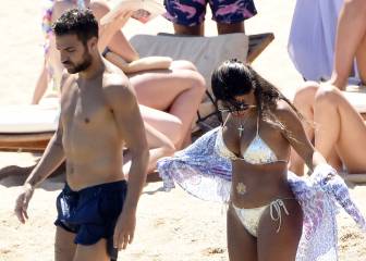La esposa de Cesc Fàbregas deslumbró en la playa
