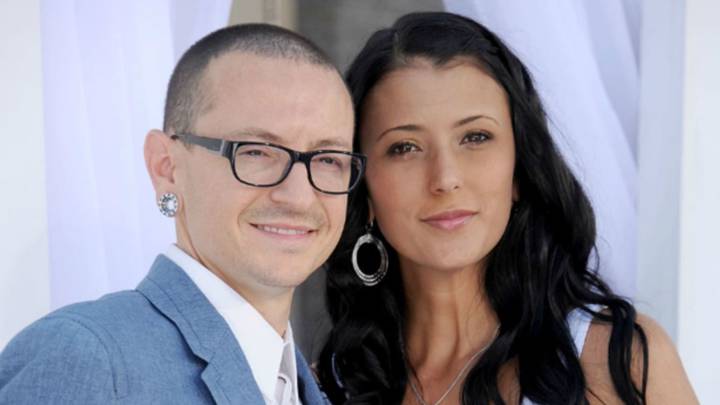 Chester Bennington y su mujer Talinda. Foto Twitter