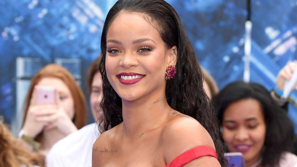 Rihanna responde con ironía a los que la llaman gorda