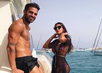 Cesc Fàbregas vuelve a generar bromas en bañador