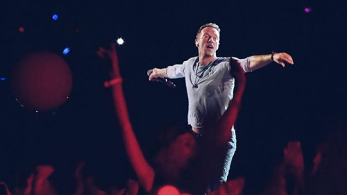 Chris Martin durante un concierto de Coldplay en una imagen de su cuenta de Instagram.