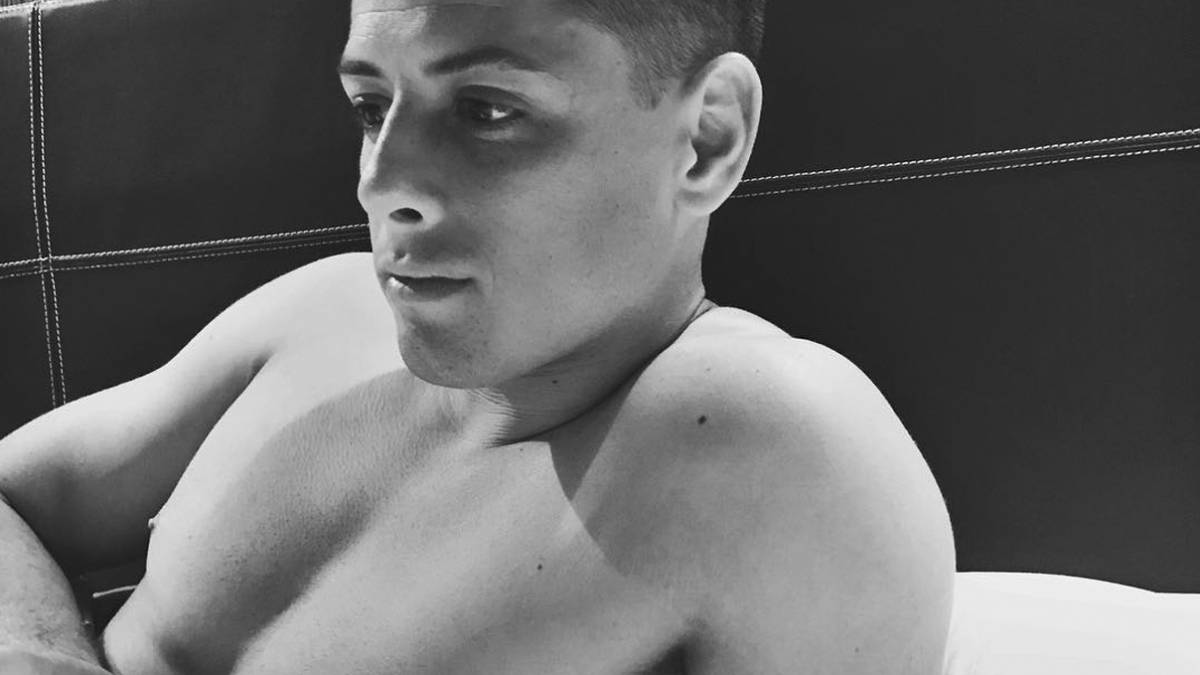 Andrea Duro publica foto de Chicharito en la cama y la critican
