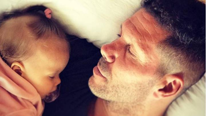 Diego Pablo Simeone junto a su hija en una foto de Instagram.