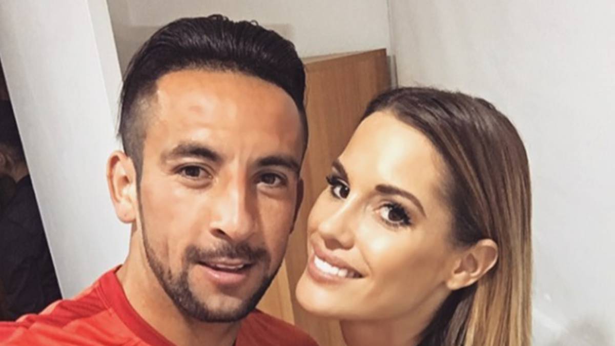 El futbolista chileno Mauricio Isla y su pareja Gala Caldirola, extronista y pretendienta de MYHYV. Foto Instagram @galadrielcaldirola