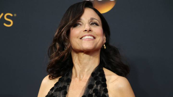Julia Louis-Dreyfus durante su aparición en los Emmy de 2016.
