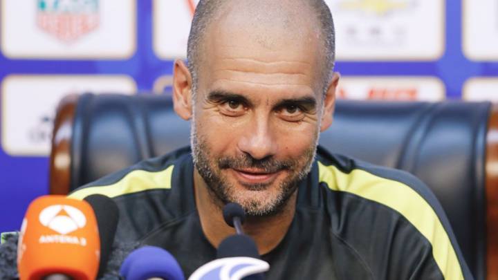 Pep Guardiola en una rueda de prensa. Foto Twitter