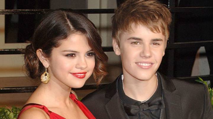 Selena Gomez y Justin Bieber en una imagen de su noviazgo entre 2011 y 2014. Foto Twitter