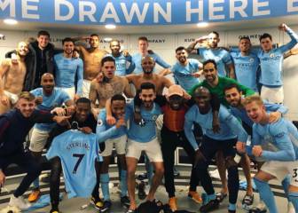 David Silva eclipsa a sus compañeros del City al posar en calzoncillos