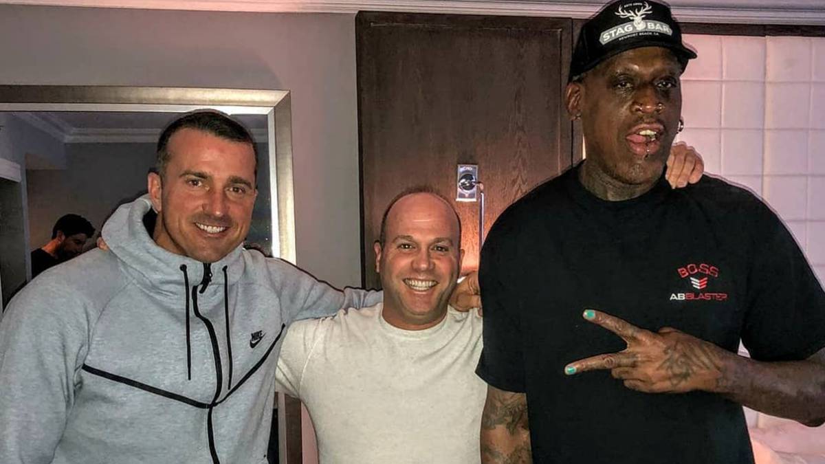 Dennis Rodman sale de la clínica de desintoxicación