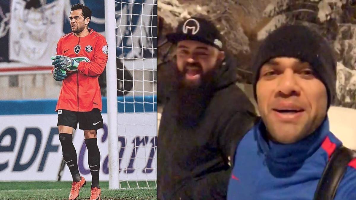 Dani Alves del PSG fue jugador, portero y Yeti en una misma noche
