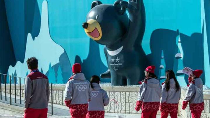 Imagen de varios deportistas paseando por la Villa Olímpica de los Juegos Olímpicos de Invierno 2018 de Pyenongchang, Corea del Sur. Foto Facebook