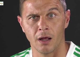 El vacile de Joaquín a los fans que le paran por la calle