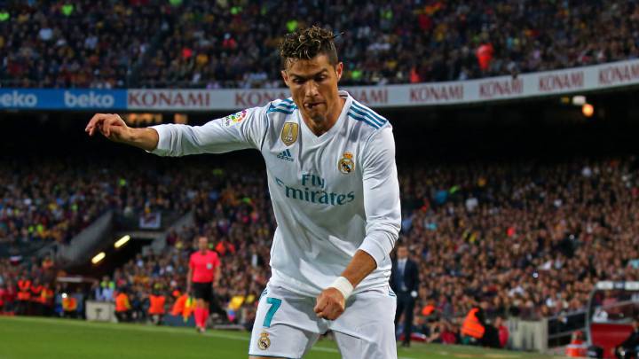Cristiano Ronaldo en el Nou Camp frente a Coutinho.