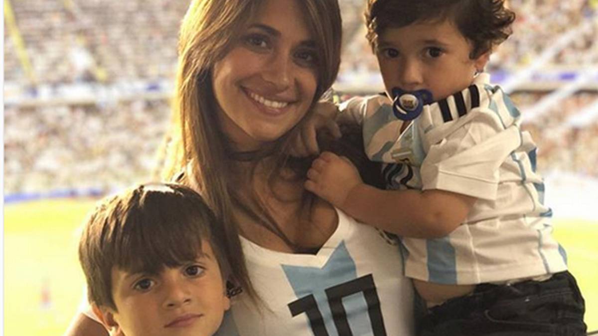 Los hijos de Messi entonan el “Vamos vamos Argentina” para animar a su padre.