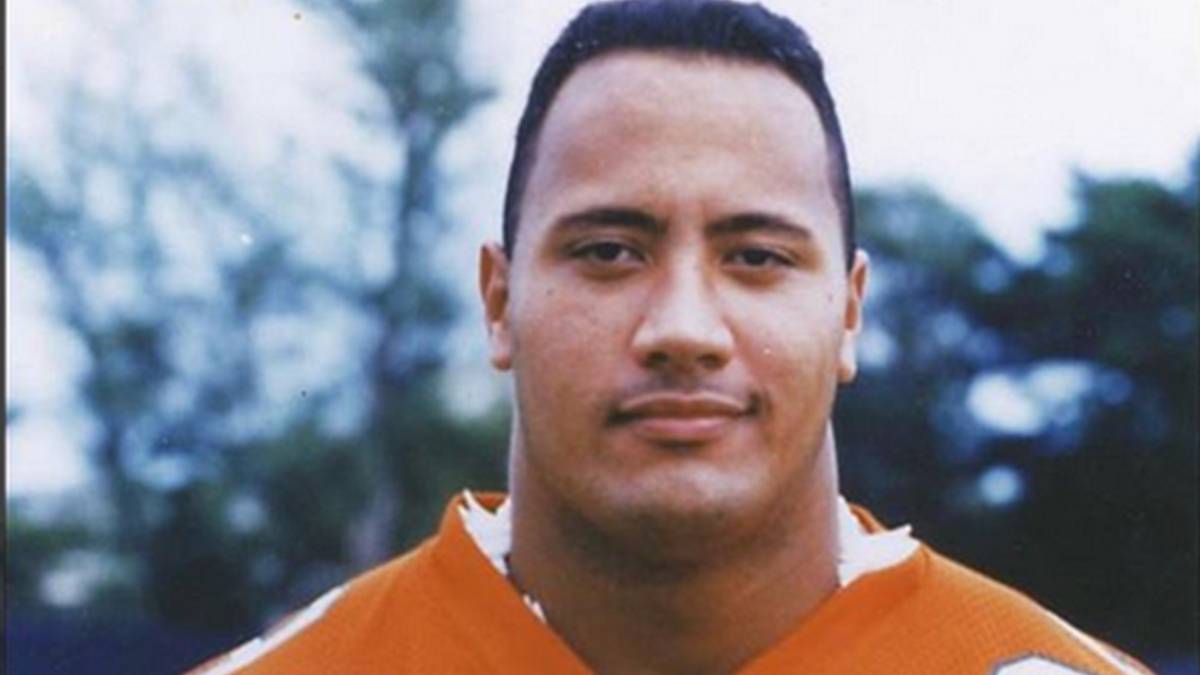 La Roca irreconocible a sus 22 años como jugador de los Miami Hurricanes