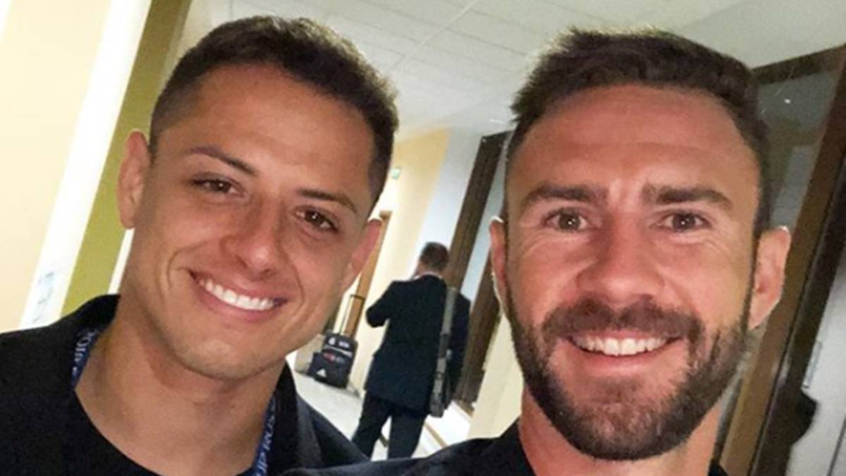Layún y Chicharito no pueden, no deben insultar al aficionado — Opinión